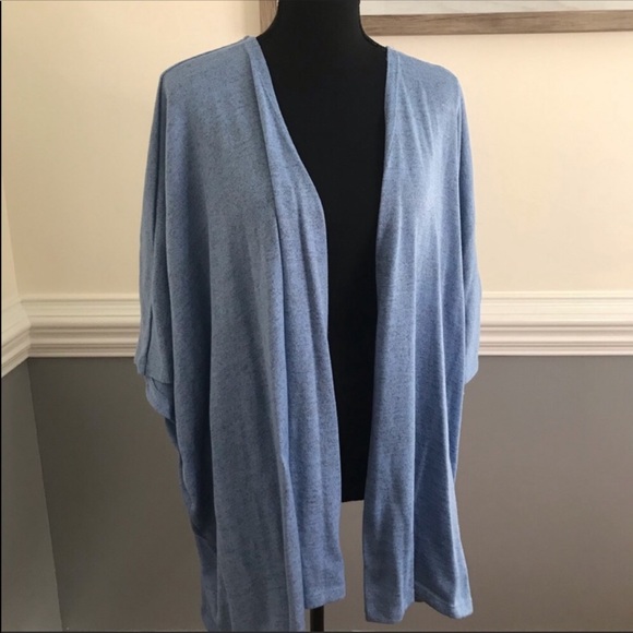 Lane Bryant Tops - LANE BRYANT 14/20 plus size cardigan poncho